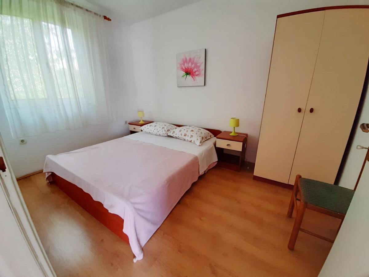 Apartmani Leon Biograd Na Moru Exterior photo