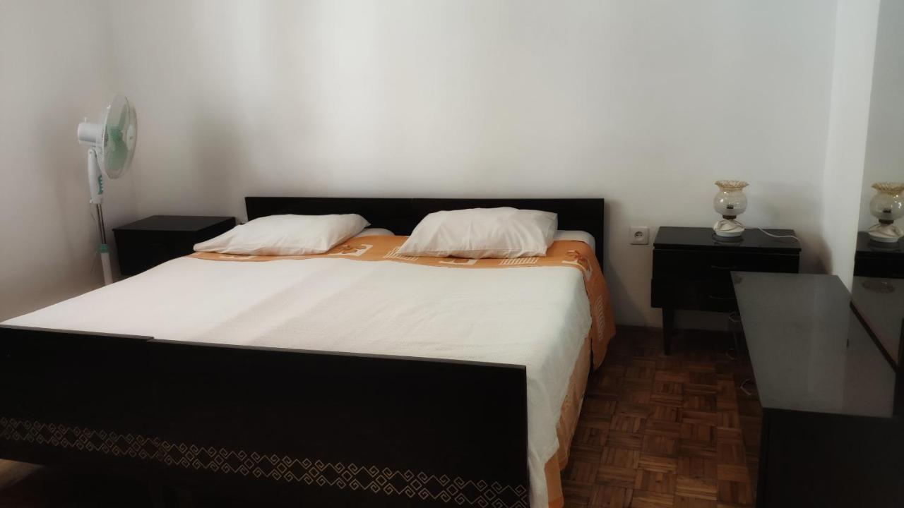 Apartmani Leon Biograd Na Moru Exterior photo
